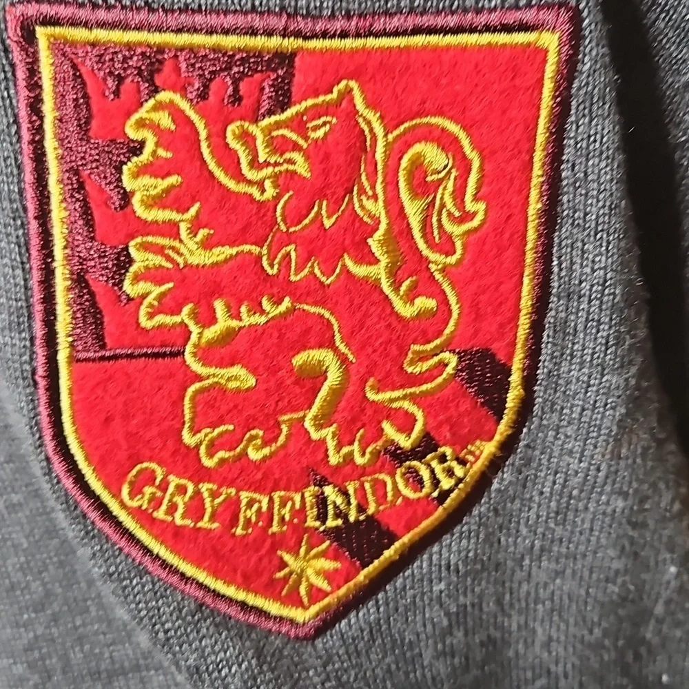 Harry Potter Gryffindor Cardigan Sweater Juniors Medium - Picture 2 of 5